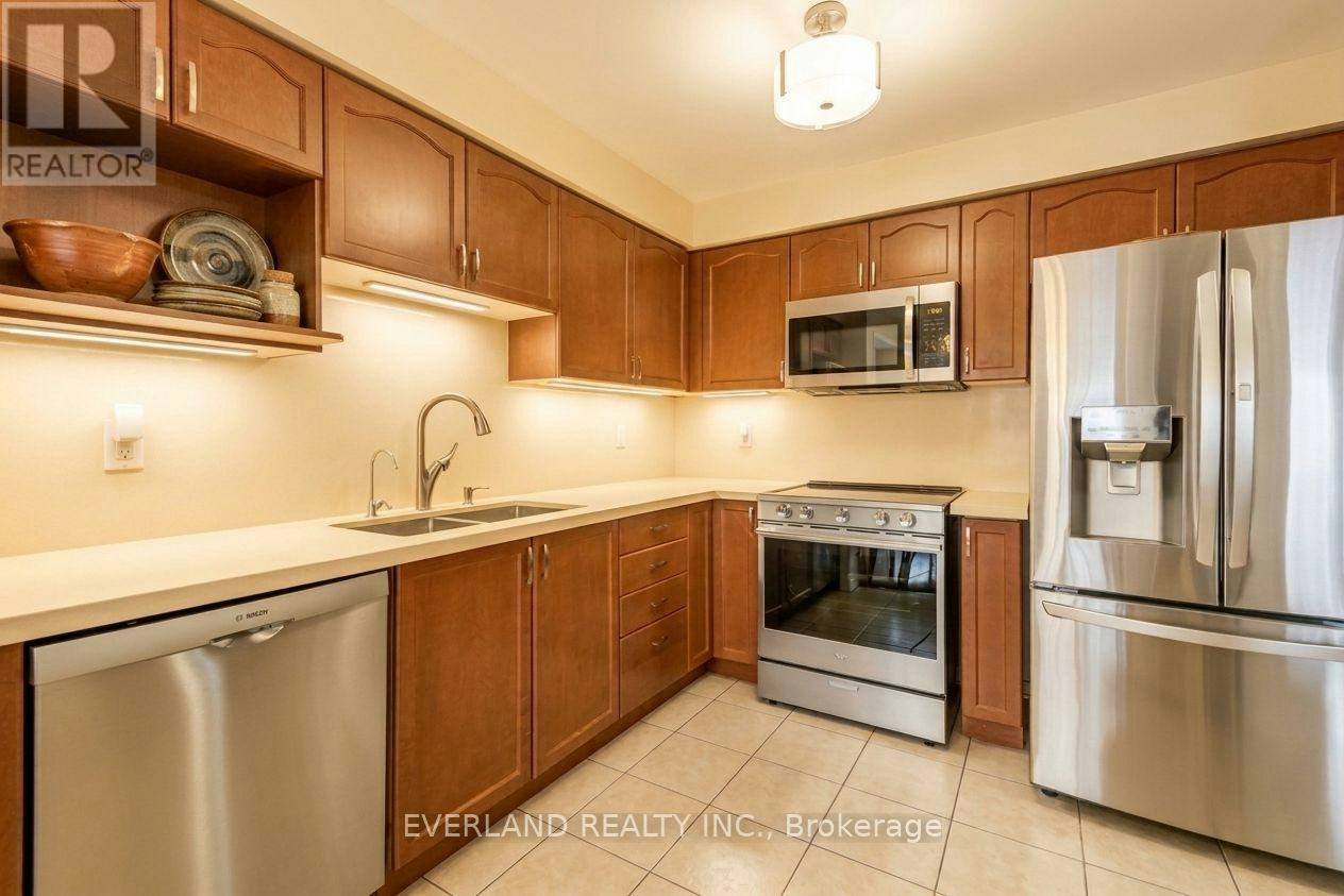 31 Marshview Avenue, Aurora, ON, L4G 7W5 - 2