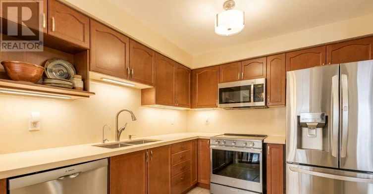 31 Marshview Avenue, Aurora, ON, L4G 7W5 - 2