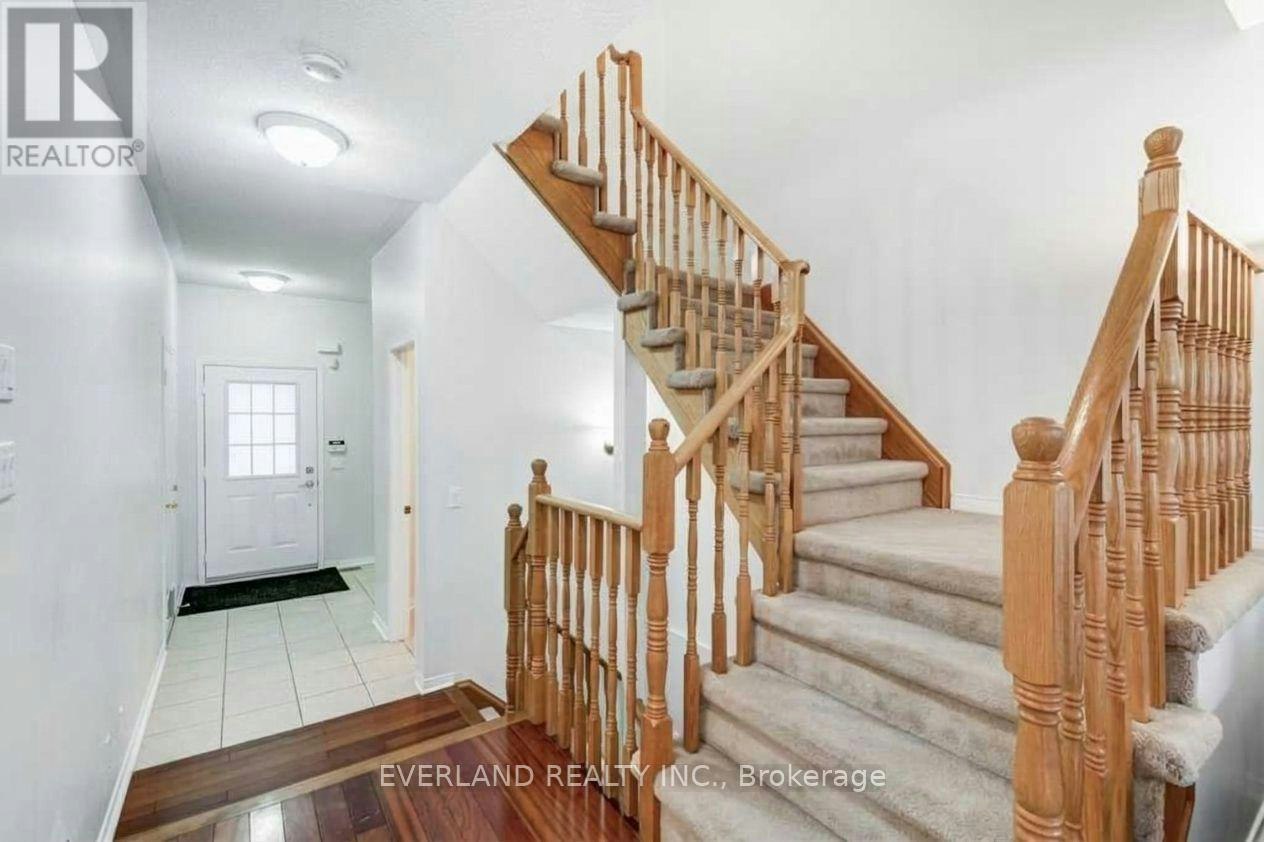 31 Marshview Avenue, Aurora, ON, L4G 7W5 - 3