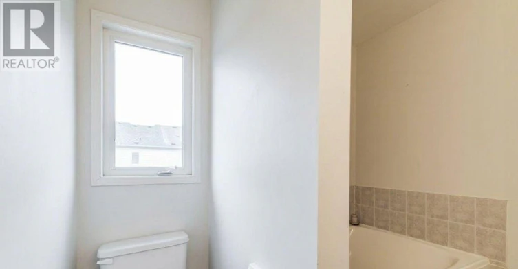 31 Marshview Avenue, Aurora, ON, L4G 7W5 - 11