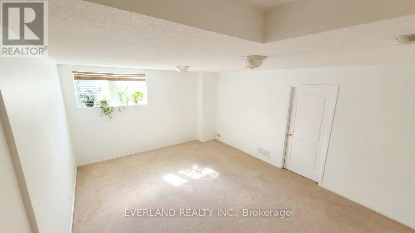 31 Marshview Avenue, Aurora, ON, L4G 7W5 - 15