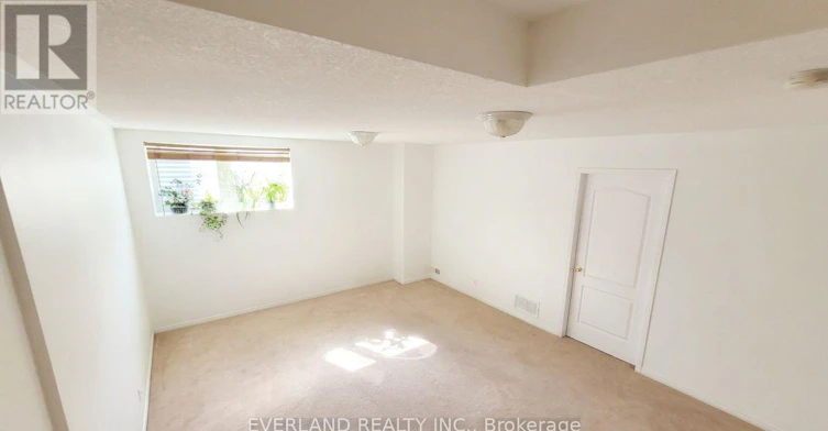 31 Marshview Avenue, Aurora, ON, L4G 7W5 - 15