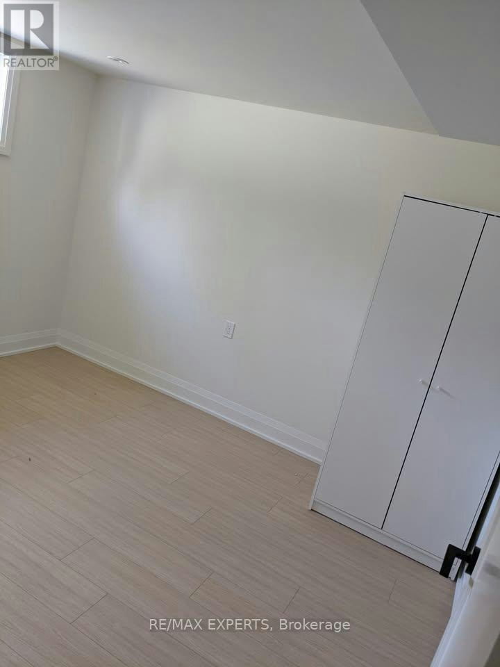 BSMT-41 Gort Avenue, Toronto, ON, M8W 3Y7 - 3