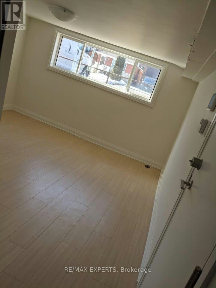 BSMT-41 Gort Avenue, Toronto, ON, M8W 3Y7 - 2