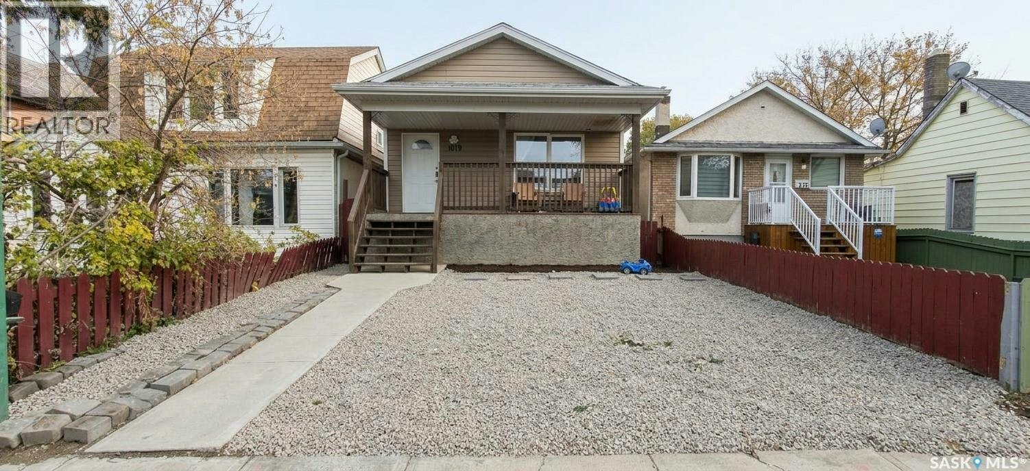 1019 Rae Street, Regina, SK, S4T 2B7