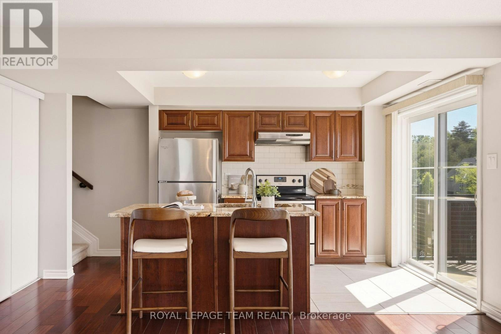 528 Clearbrook Drive, Ottawa, ON, K2J 5X5 - 4