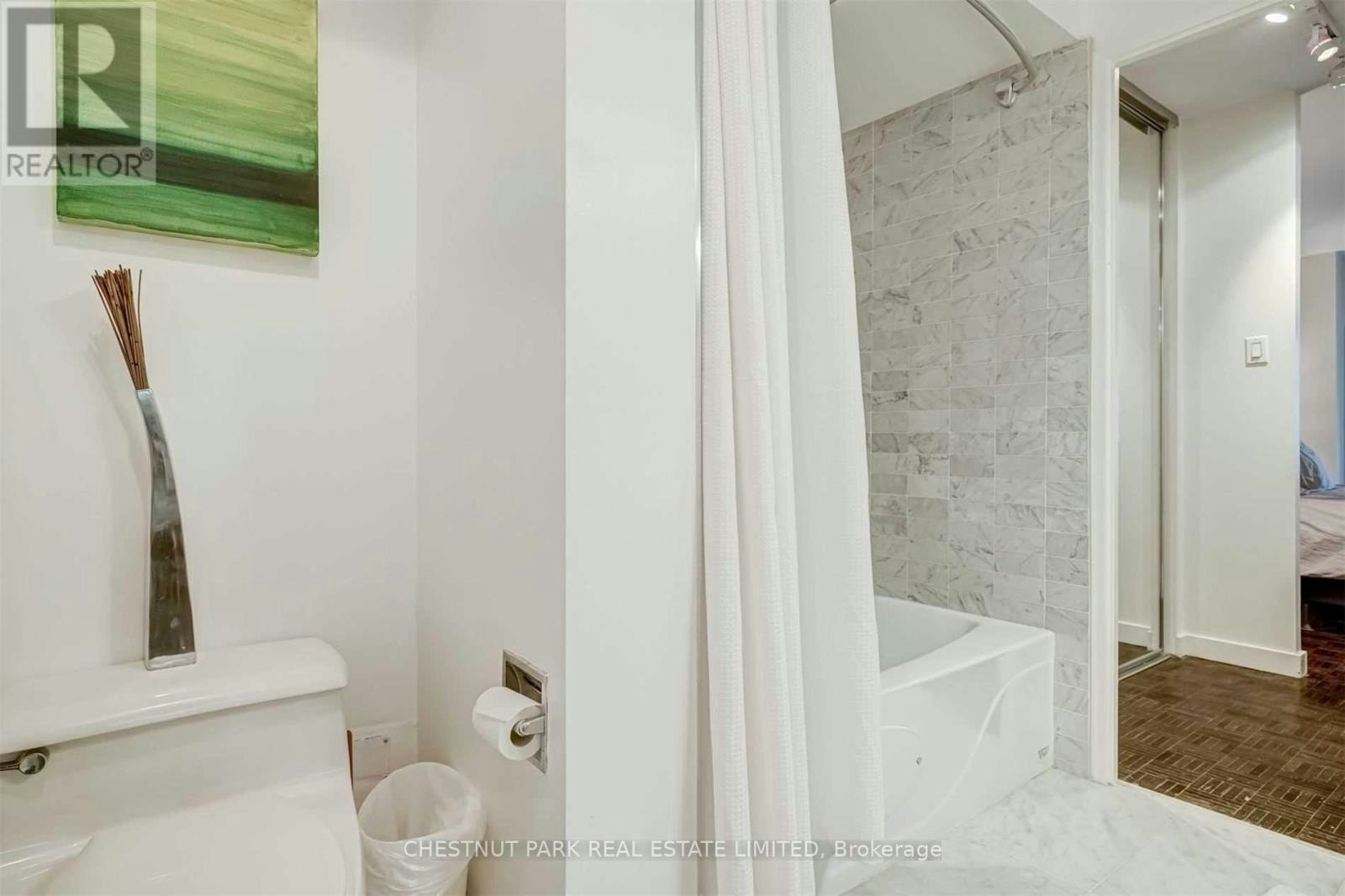 1206-110 Bloor Street W, Toronto, ON, M5S 2W7 - 32