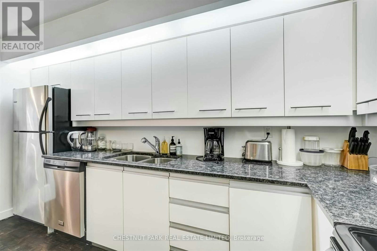 1206-110 Bloor Street W, Toronto, ON, M5S 2W7 - 24