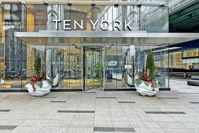 3808-10 York Street, Toronto, ON, M5J 0E1 - 3