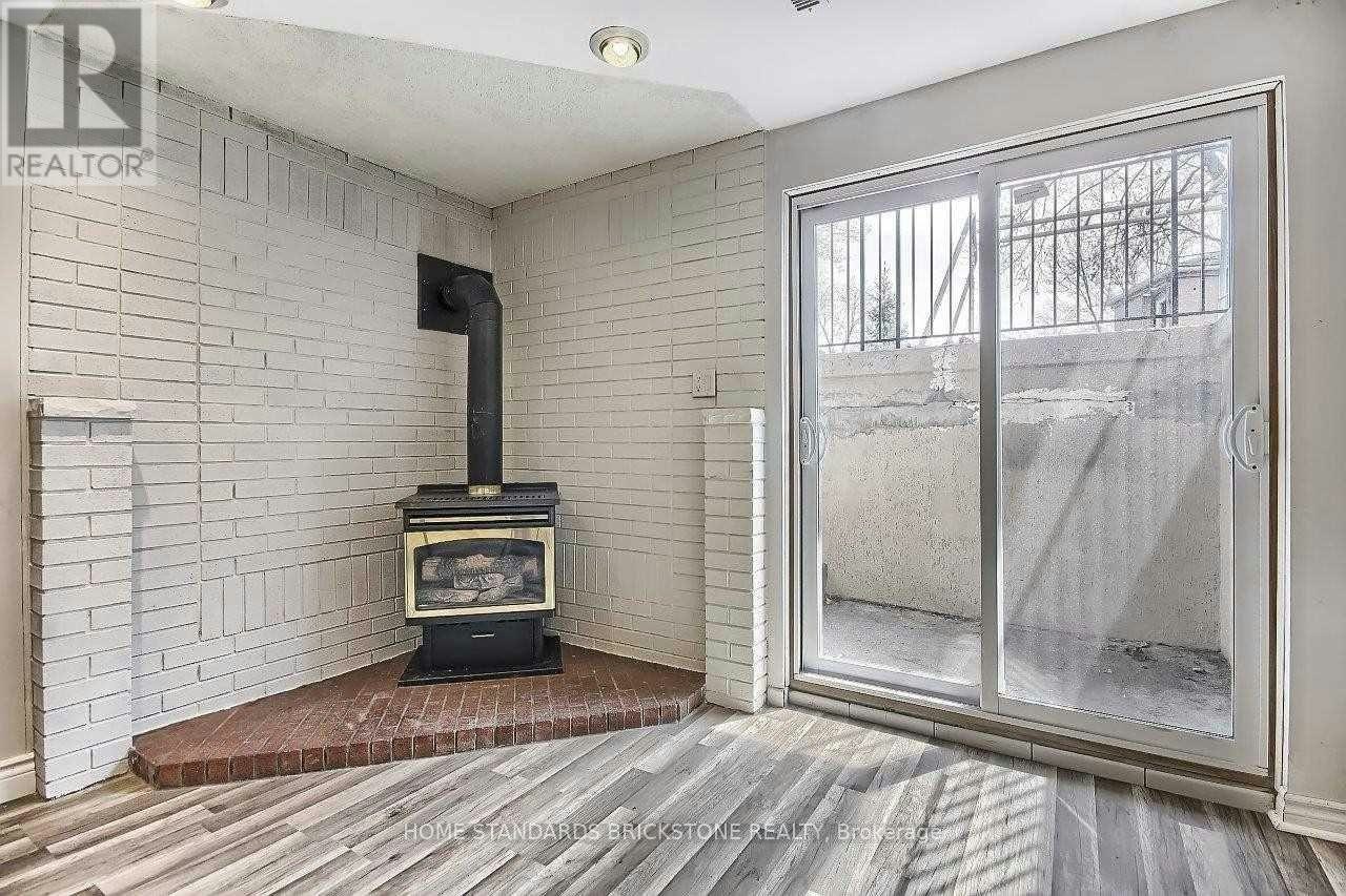 121 James Gray Drive, Toronto, ON, M2H 1P2 - 8
