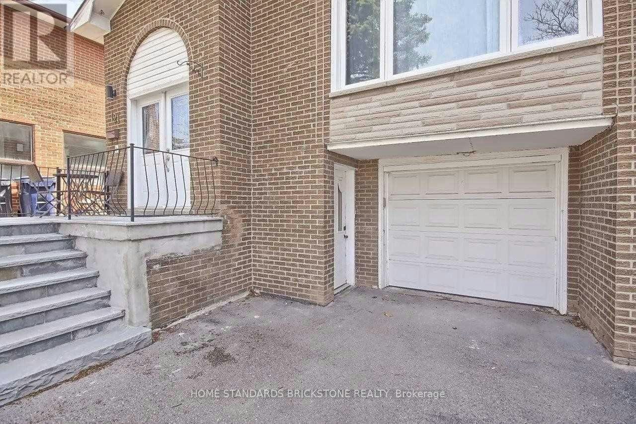 121 James Gray Drive, Toronto, ON, M2H 1P2 - 2