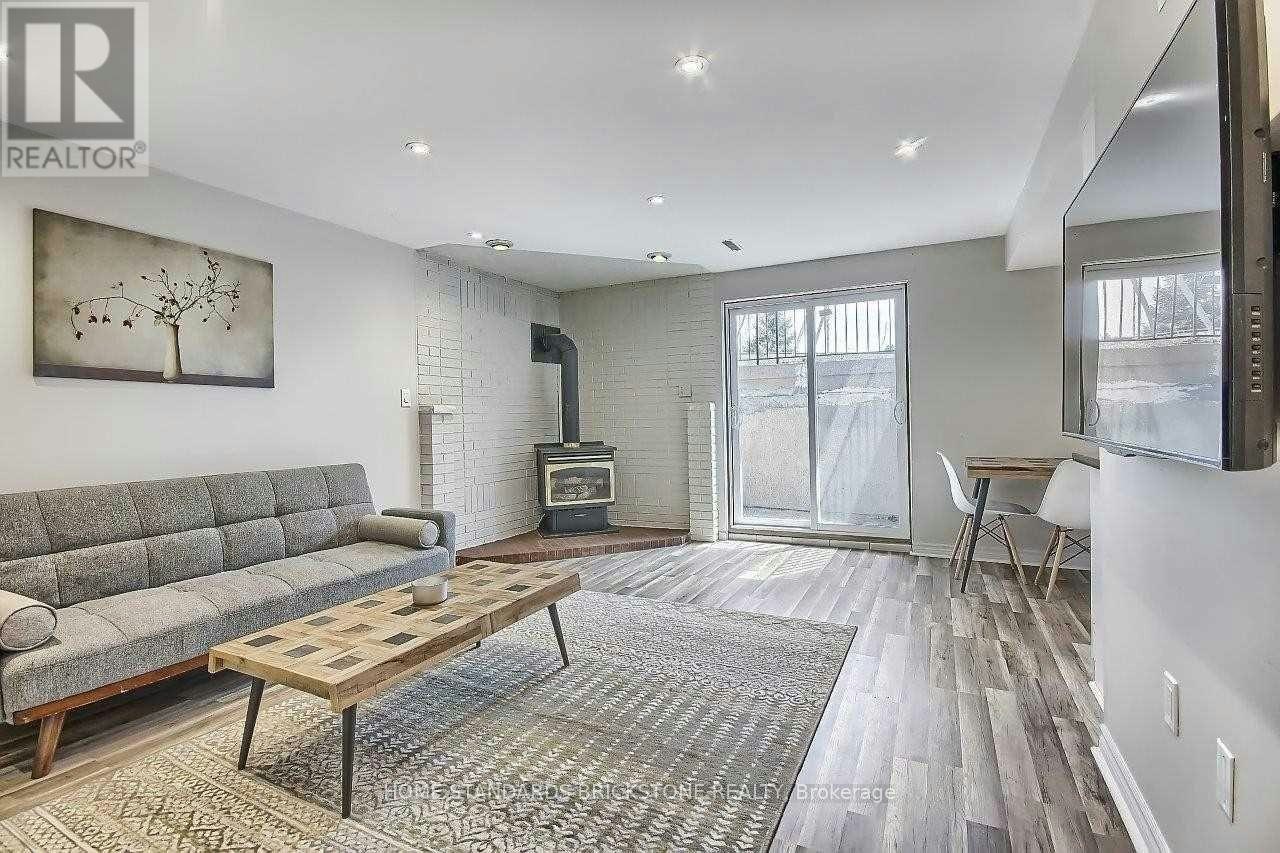 121 James Gray Drive, Toronto, ON, M2H 1P2 - 5