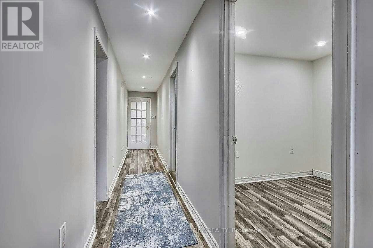 121 James Gray Drive, Toronto, ON, M2H 1P2 - 4