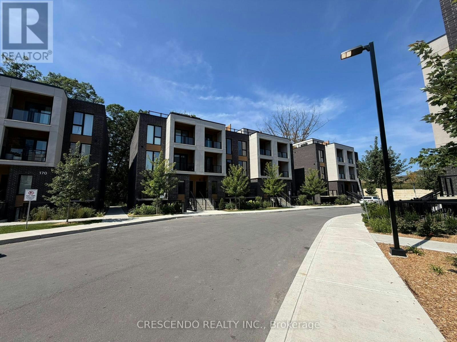 8-176 Clonmore Drive, Toronto, ON, M1N 0B9