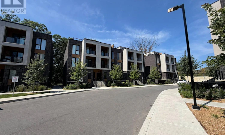 8-176 Clonmore Drive