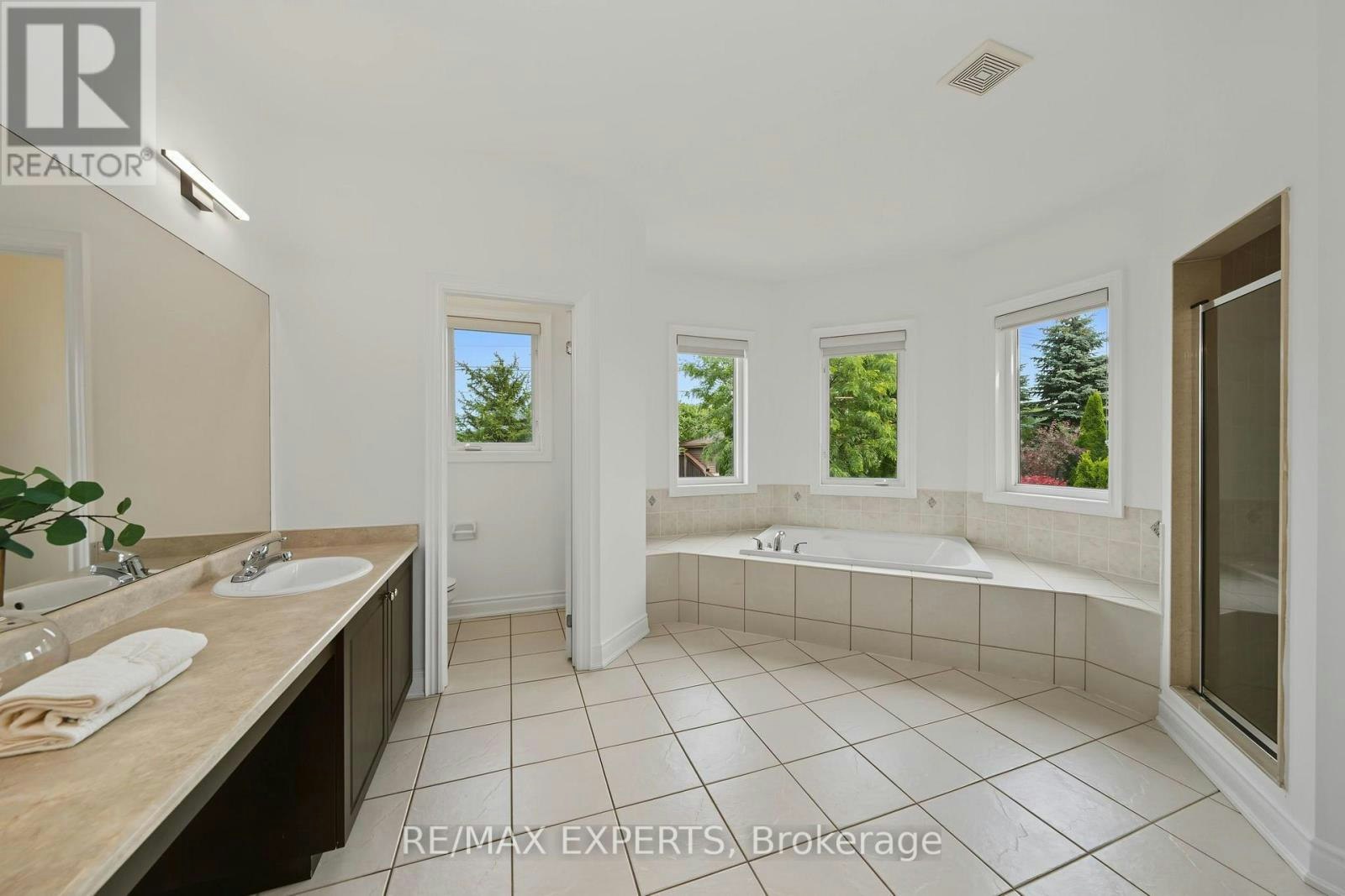 12 Sweet Valerie Court, Vaughan, ON, L6A 0C6 - 25