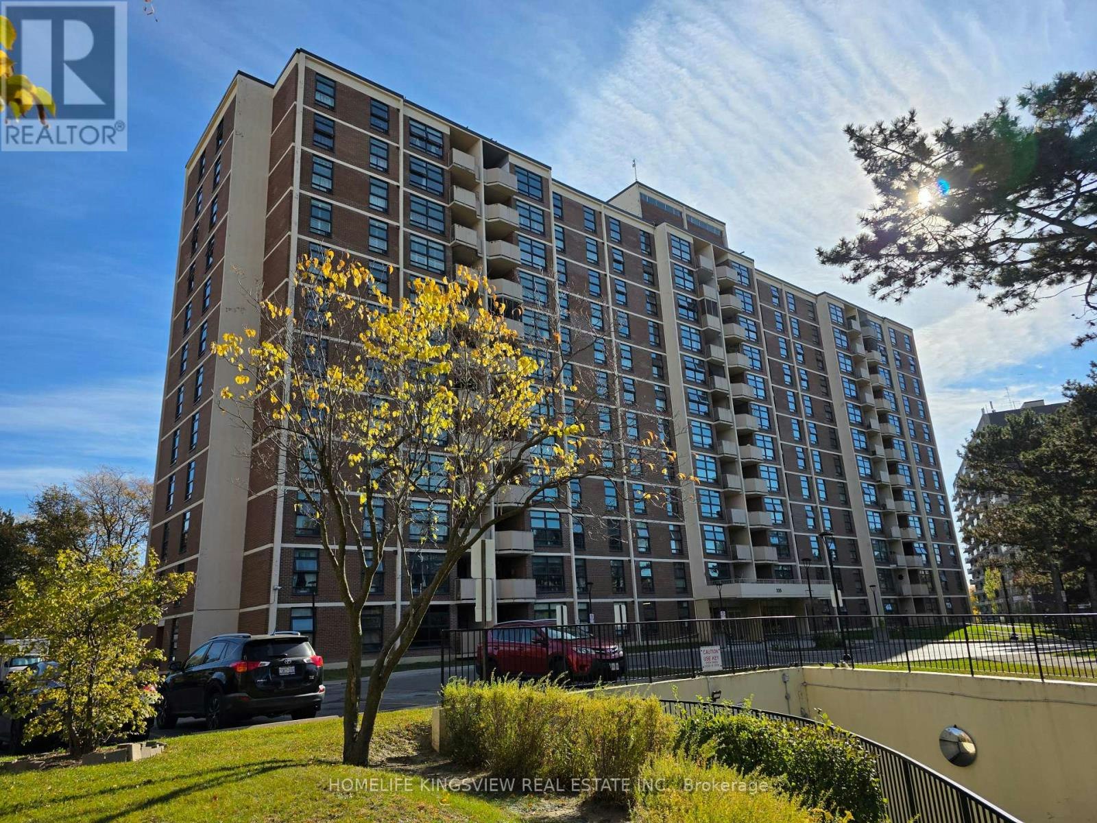 211-355 Driftwood Avenue, Toronto, ON, M3N 2P3