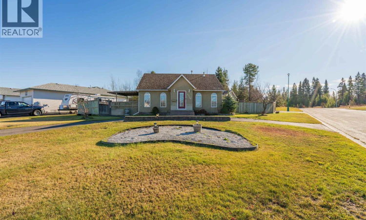 5716 Bearspaw Crescent
