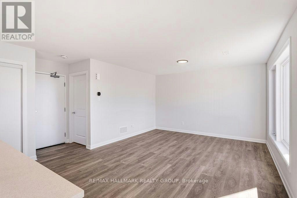11-201 Glenroy Gilbert Drive, Ottawa, ON, K2J 7N7 - 6