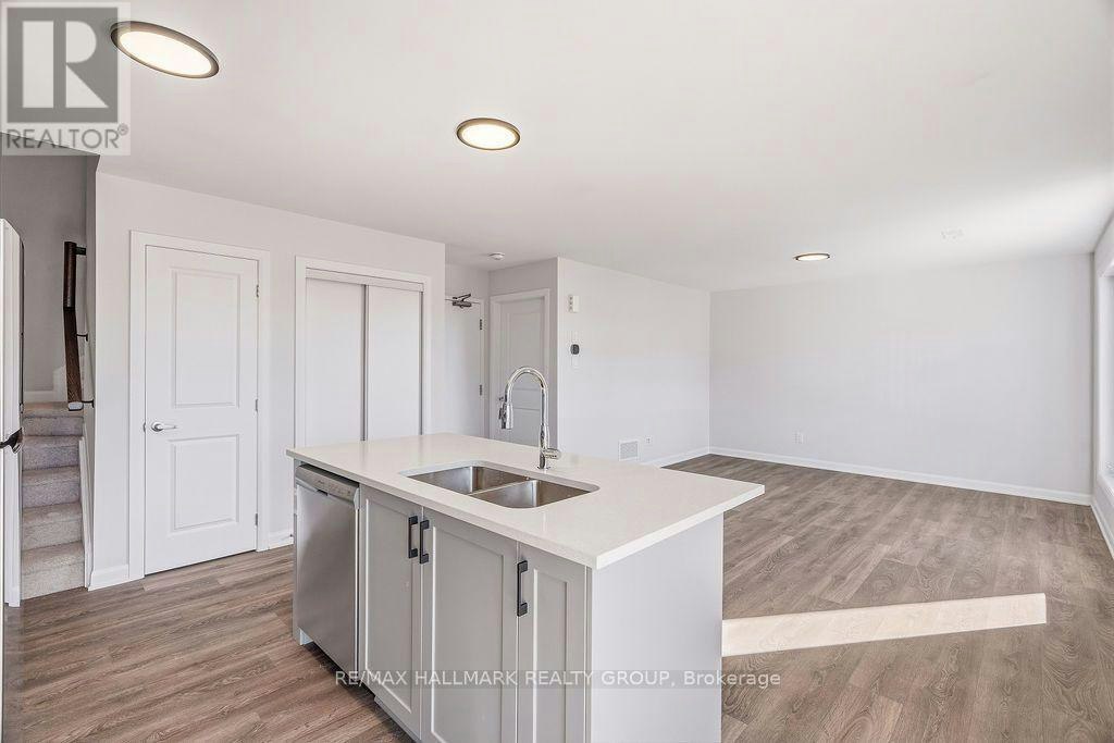 11-201 Glenroy Gilbert Drive, Ottawa, ON, K2J 7N7 - 12