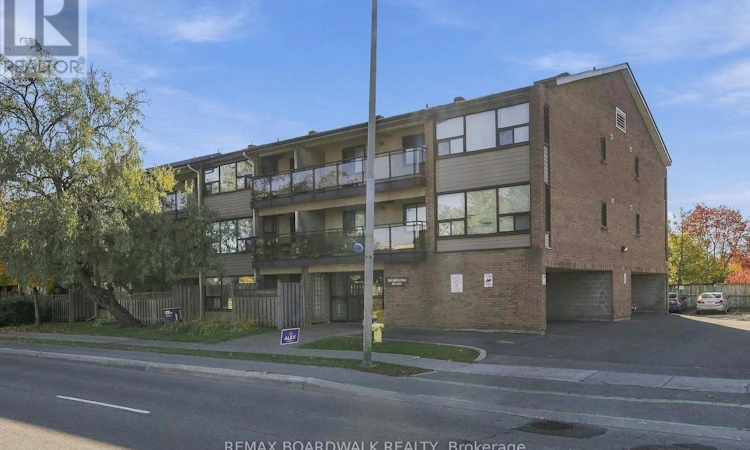 204-1490 Heron Road