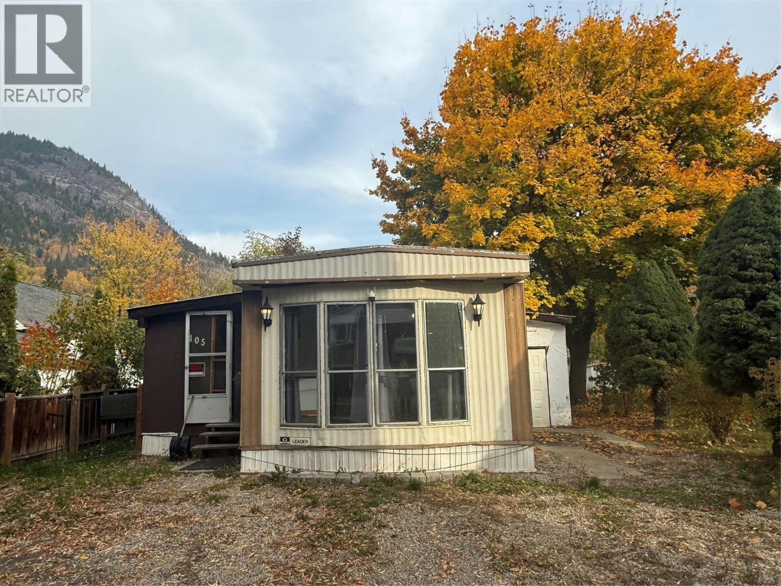 405 3rd Avenue, Castlegar, BC, V1N 1Y1
