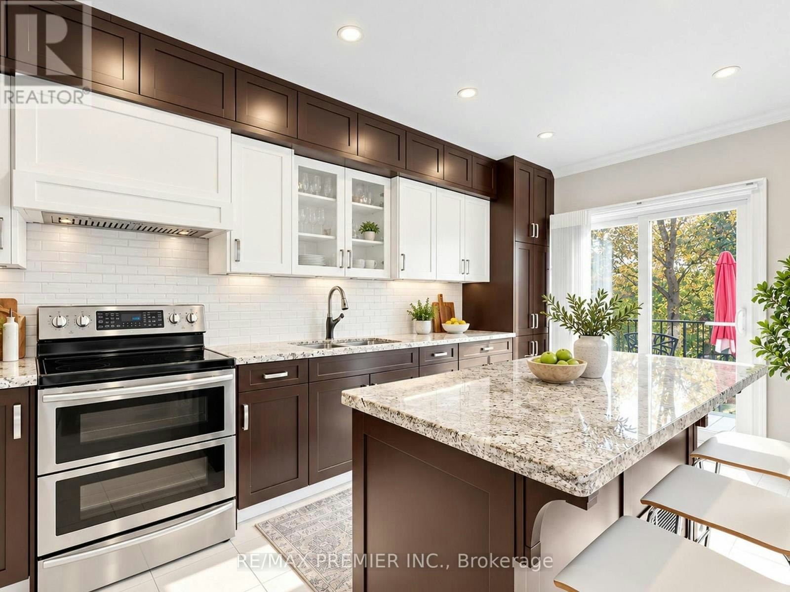 31 Rocksprings Avenue, Richmond Hill, ON, L4S 1R2 - 6