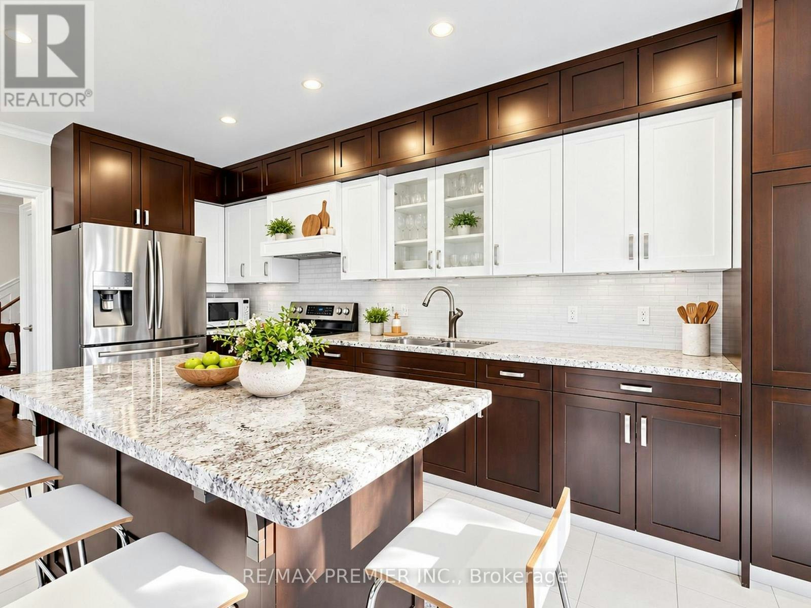 31 Rocksprings Avenue, Richmond Hill, ON, L4S 1R2 - 7