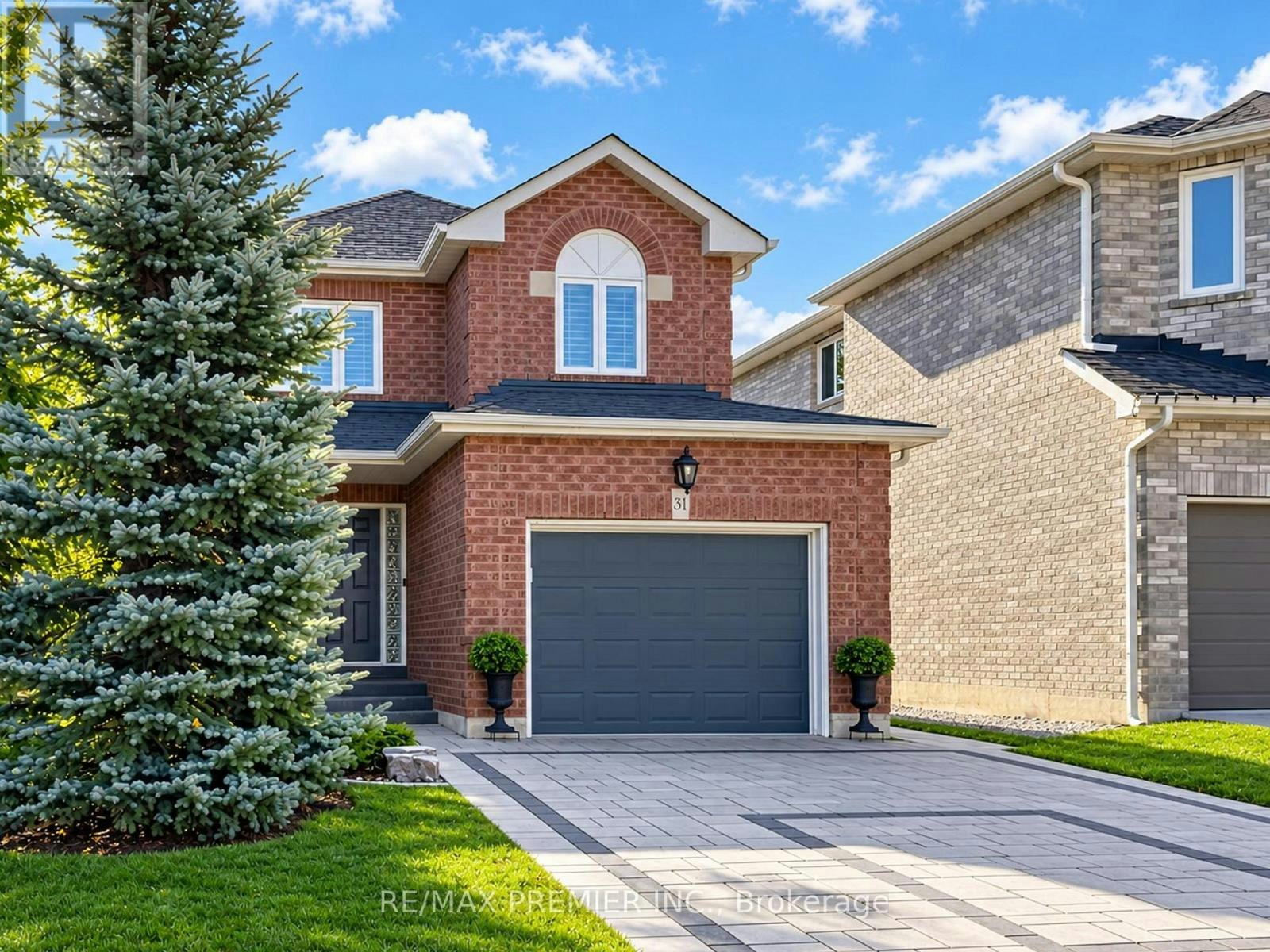 31 Rocksprings Avenue, Richmond Hill, ON, L4S 1R2 - 2