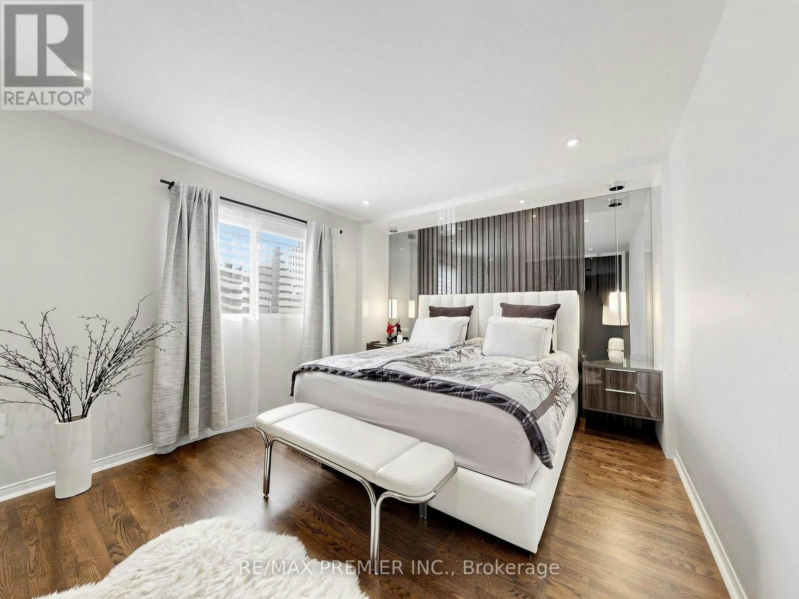 31 Rocksprings Avenue, Richmond Hill, ON, L4S 1R2 - 16
