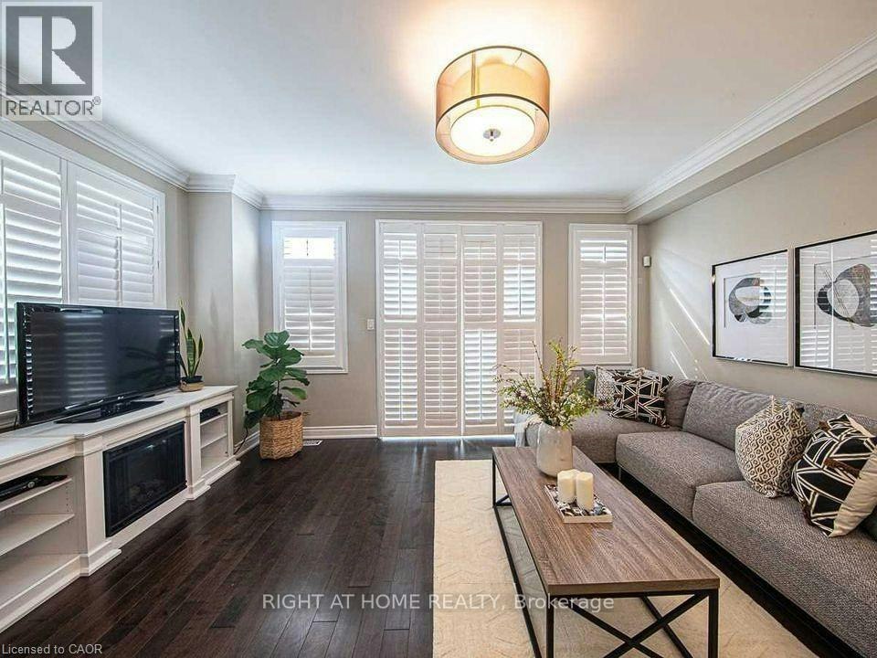 2468 Scholars Common, Burlington, ON, L7P 2W2 - 4