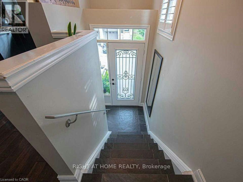 2468 Scholars Common, Burlington, ON, L7P 2W2 - 2