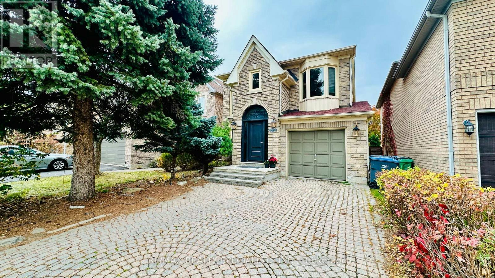 5929 Leeside Crescent, Mississauga, ON, L5M 5L8