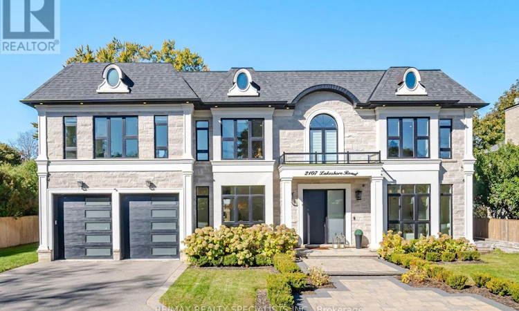 2107 Lakeshore Road W