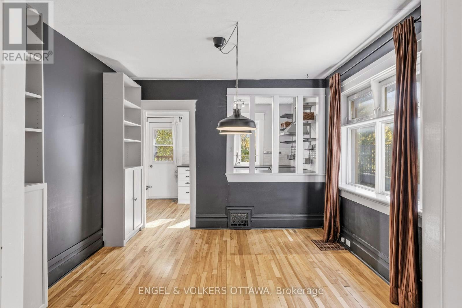 12 Clarey Avenue, Ottawa, ON, K1S 2R7 - 8