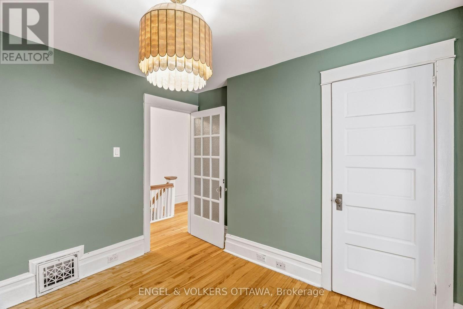 12 Clarey Avenue, Ottawa, ON, K1S 2R7 - 25
