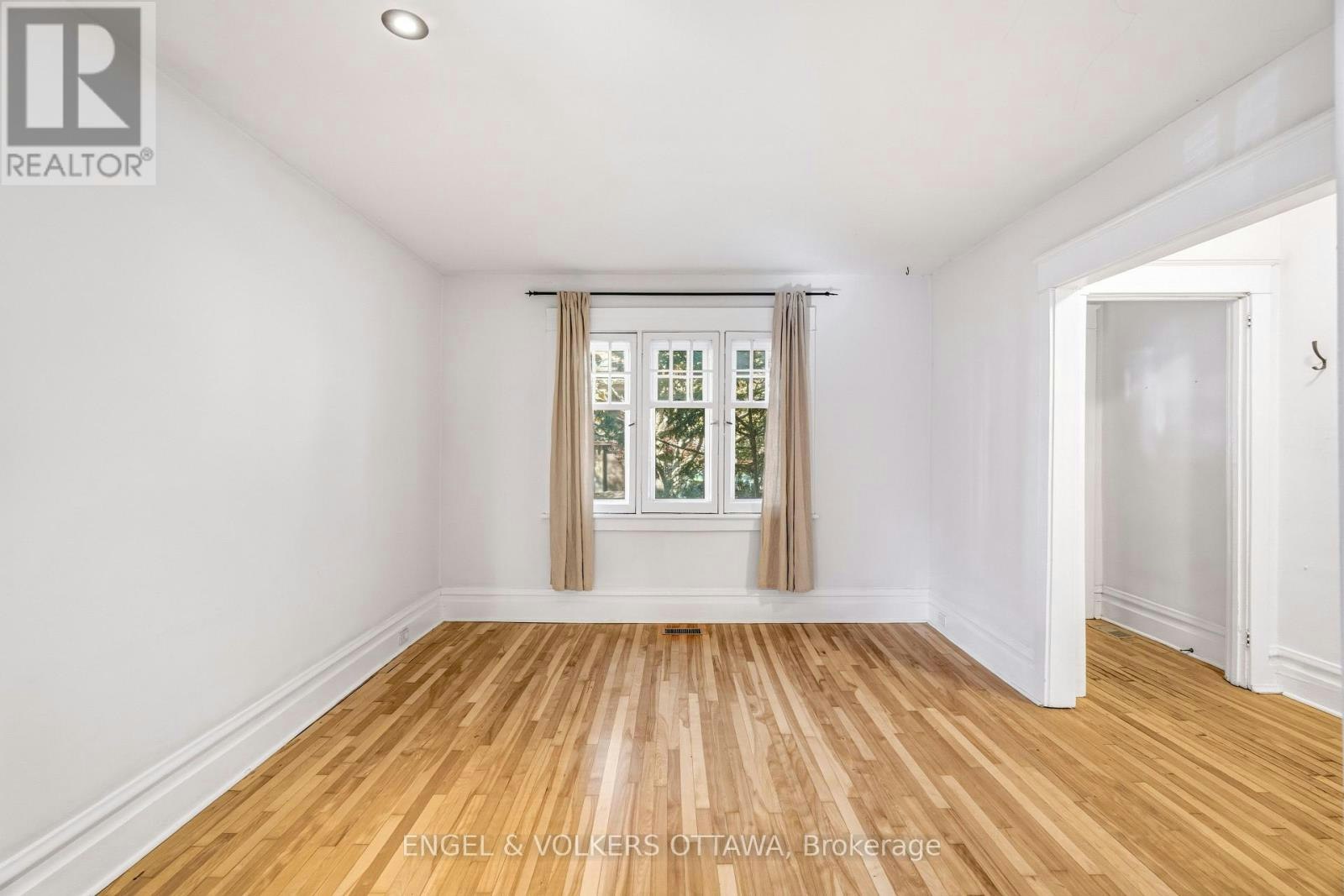 12 Clarey Avenue, Ottawa, ON, K1S 2R7 - 4