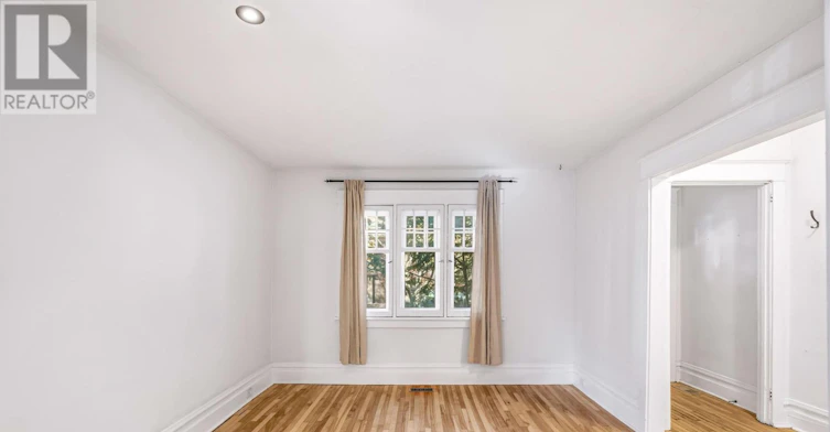 12 Clarey Avenue, Ottawa, ON, K1S 2R7 - 4