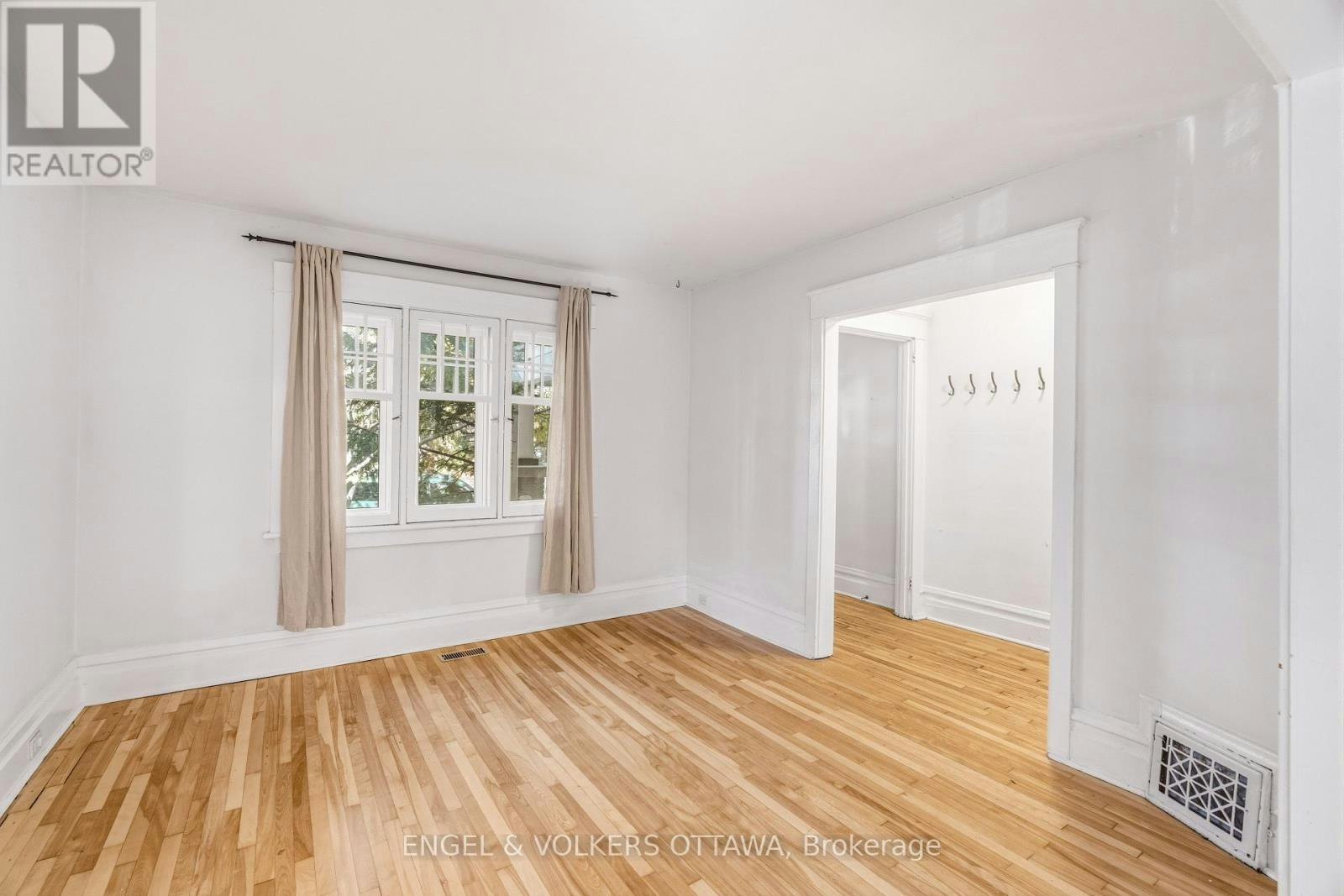 12 Clarey Avenue, Ottawa, ON, K1S 2R7 - 5