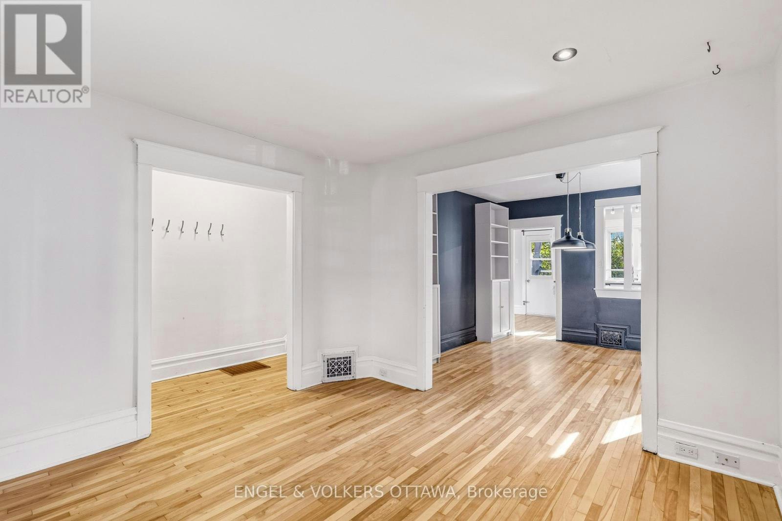 12 Clarey Avenue, Ottawa, ON, K1S 2R7 - 6