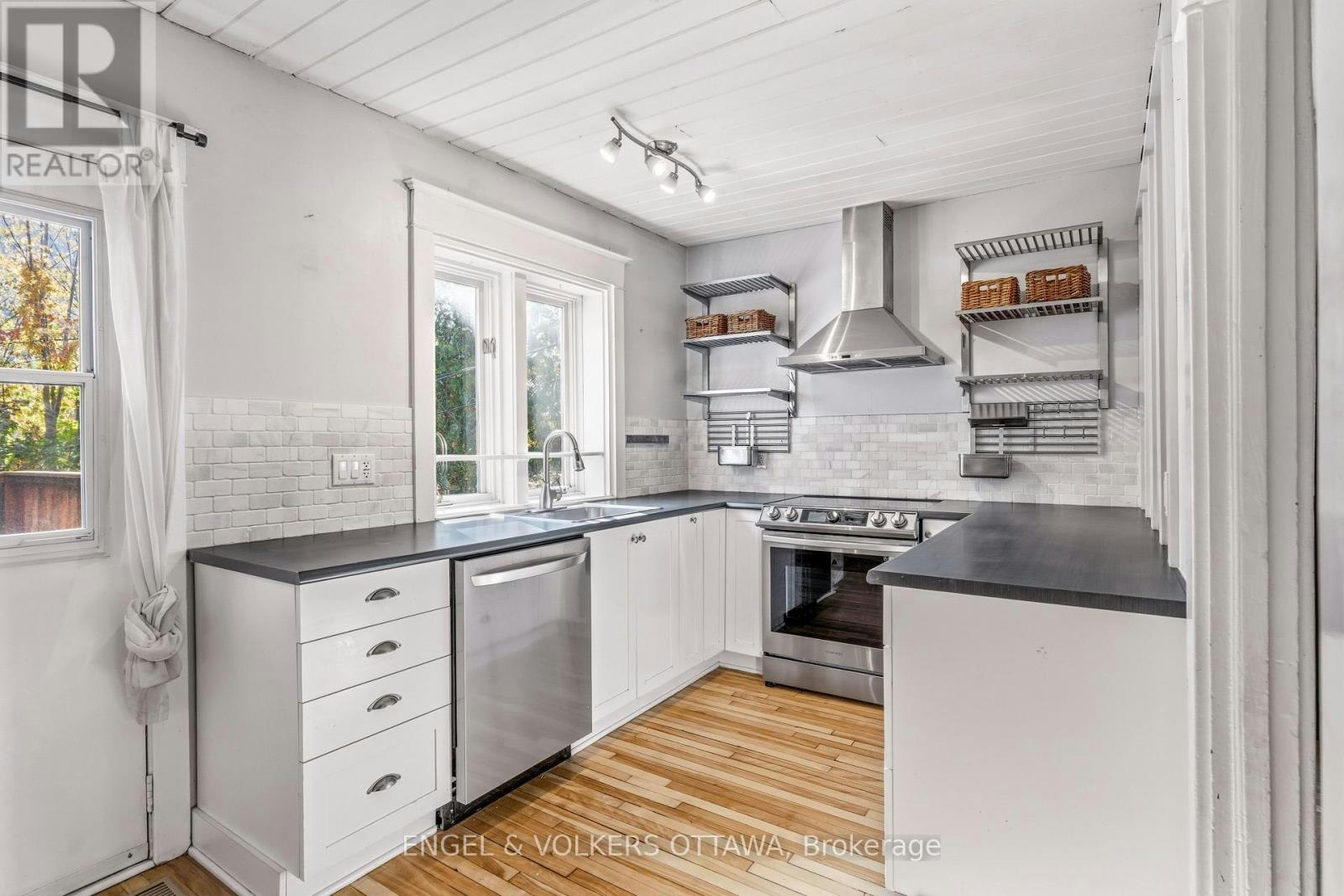 12 Clarey Avenue, Ottawa, ON, K1S 2R7 - 13