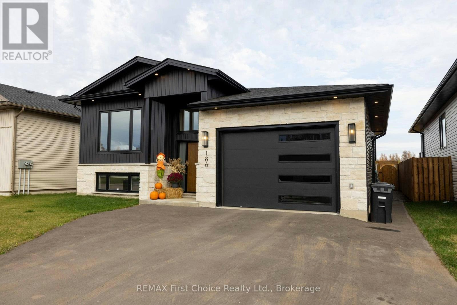 186 Bruin Crescent, Thunder Bay, ON, P7C 0C4