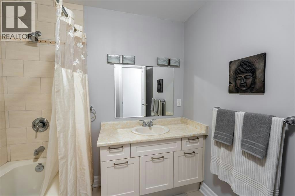211-1550 Venetian Boulevard, Point Edward, ON, N7T 0A4 - 19