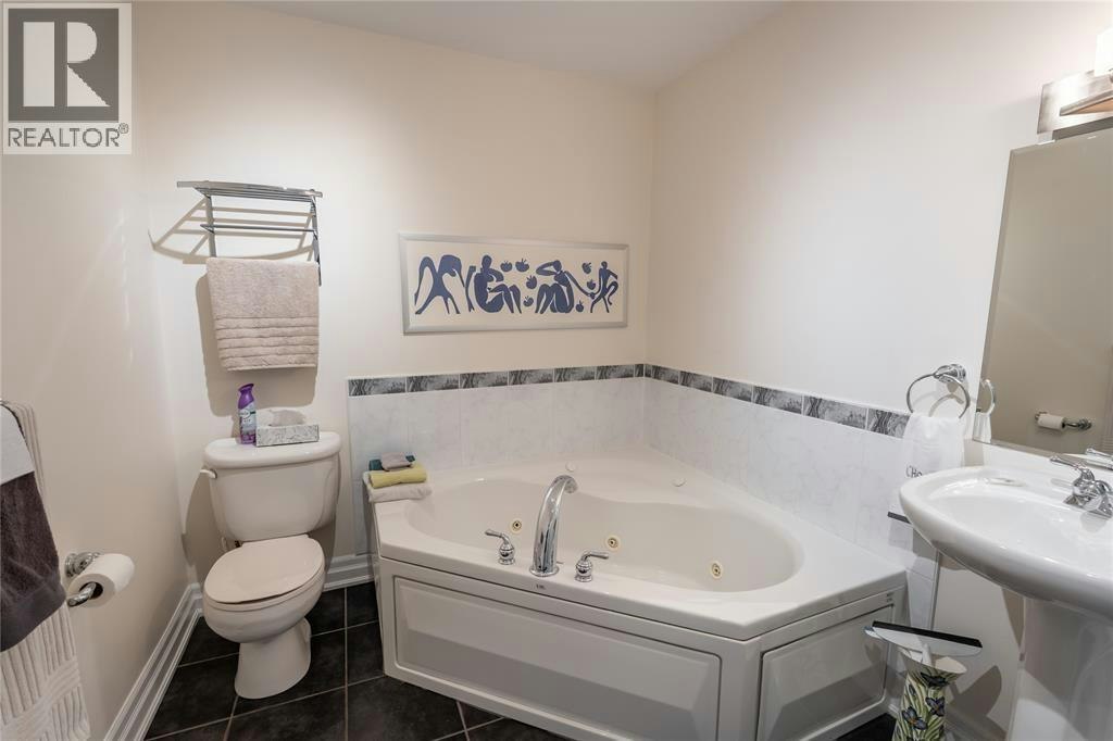 211-1550 Venetian Boulevard, Point Edward, ON, N7T 0A4 - 16