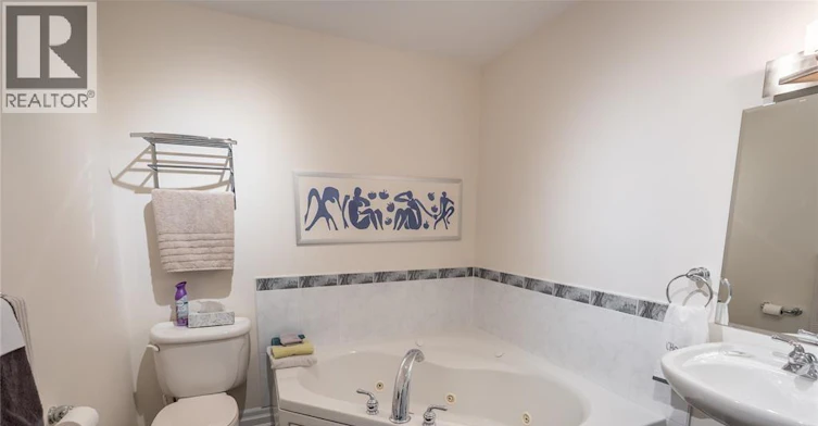 211-1550 Venetian Boulevard, Point Edward, ON, N7T 0A4 - 16