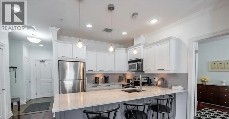211-1550 Venetian Boulevard, Point Edward, ON, N7T 0A4 - 9
