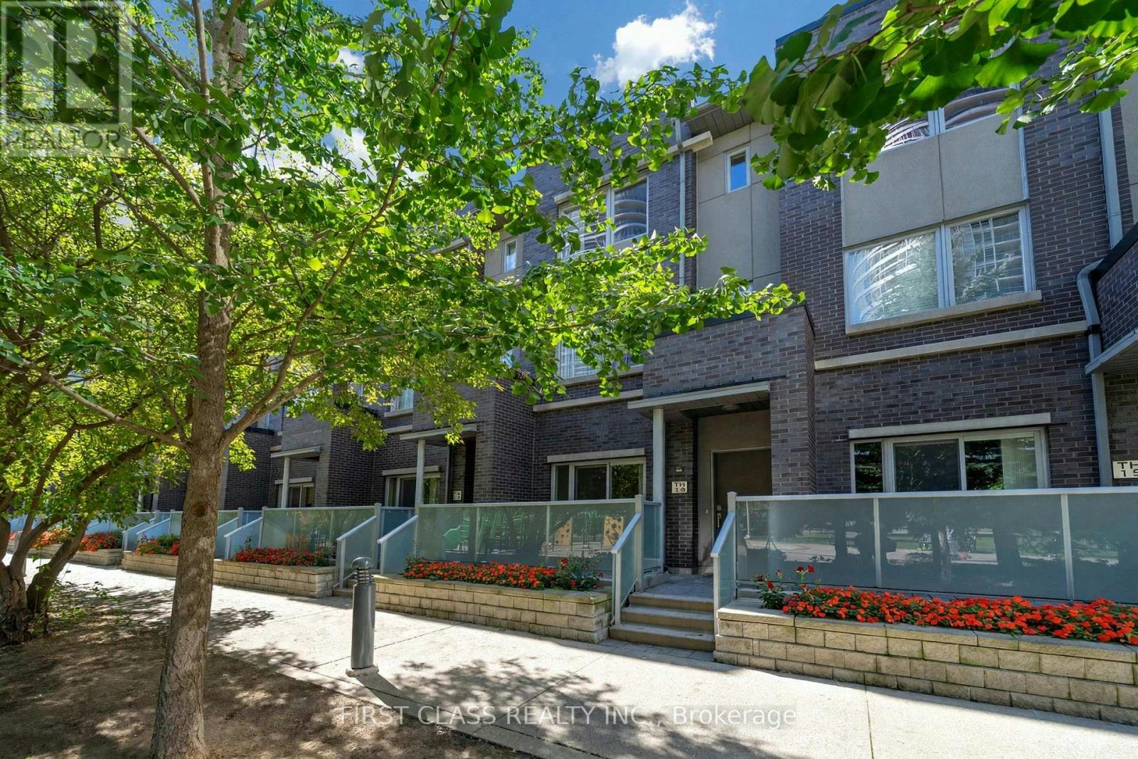 14-310 Village Green Square, Toronto, ON, M1S 0L1