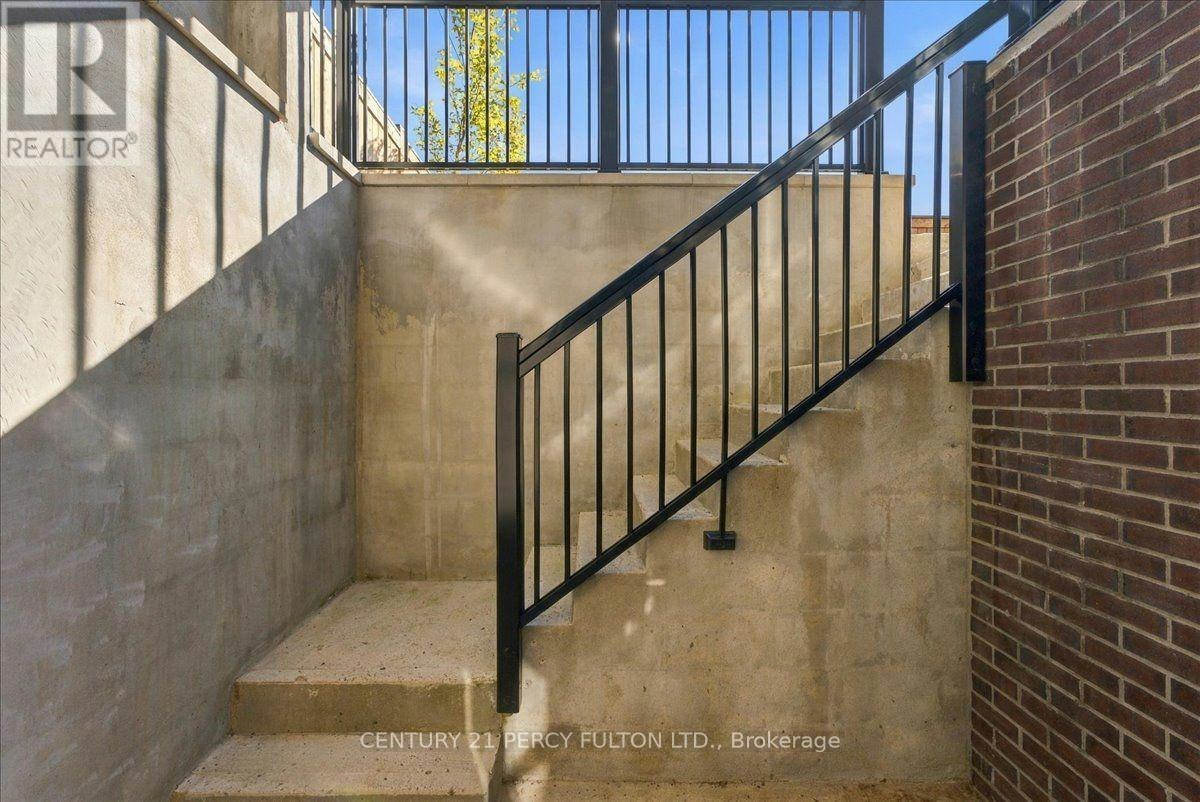 BSMT-113 Hatherley Road, Toronto, ON, M6E 1W4 - 6
