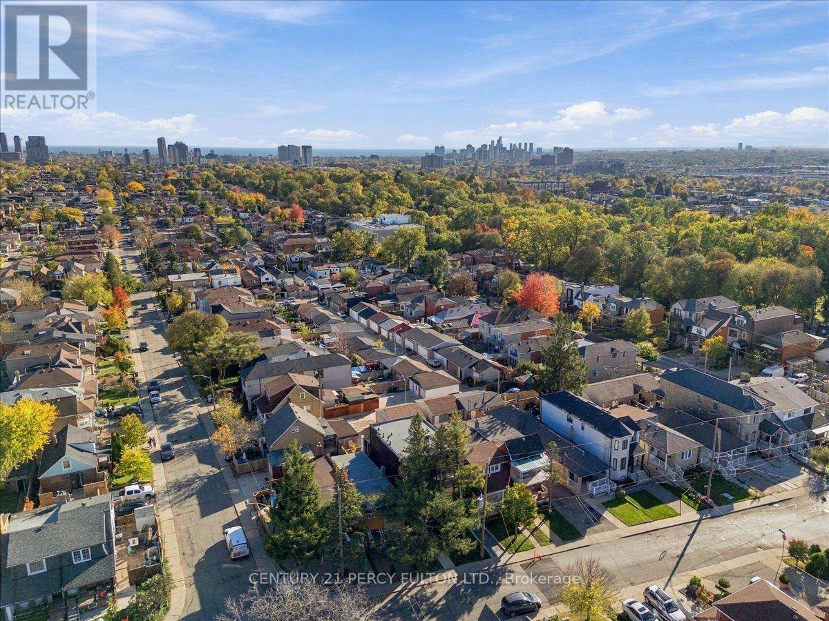 BSMT-113 Hatherley Road, Toronto, ON, M6E 1W4 - 18