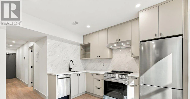 BSMT-113 Hatherley Road, Toronto, ON, M6E 1W4